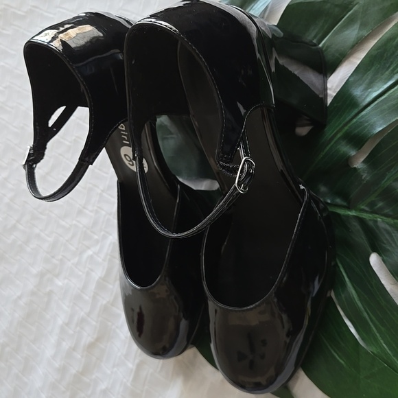 Madden Girl Black Patent Leather Block Heel Platform Mary Jane Shoes - Picture 5 of 16